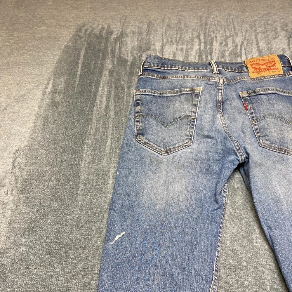 Levi's 514 Jeans Men 30x32 Blue Denim Light Wash Everyday Wear Straight Fit Cozy